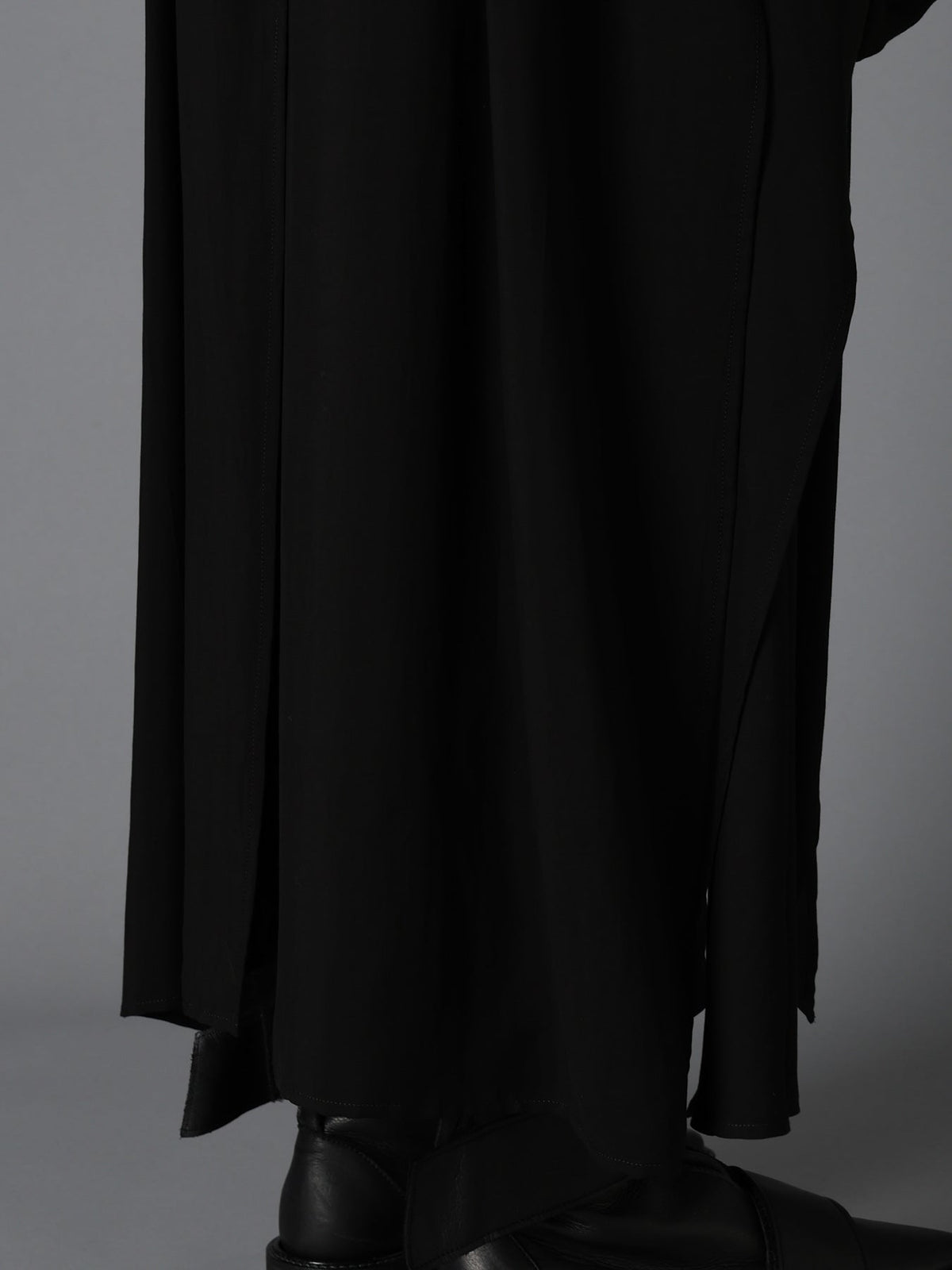 HIGH TWIST GABARDINE LONG DRAPED BLOUSE