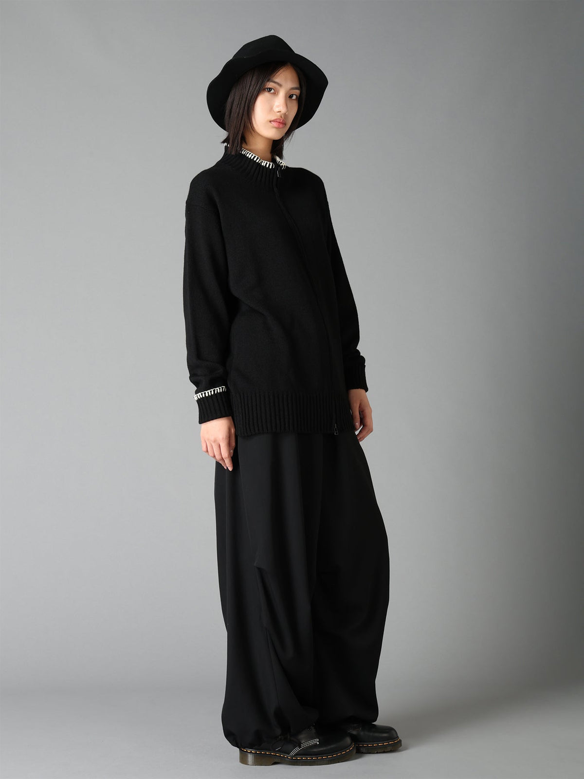BULKY WOOL BLEND ASYMMETRIC STITCH ZIP-UP KNIT